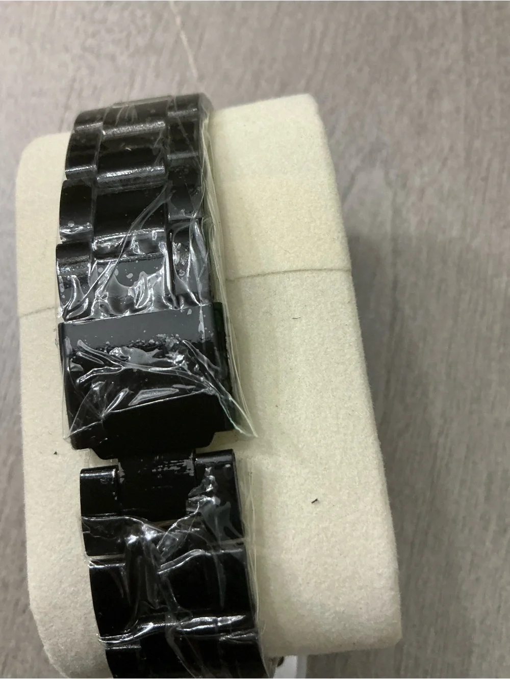 Black and Gold Men's Wristwatch with Date Window